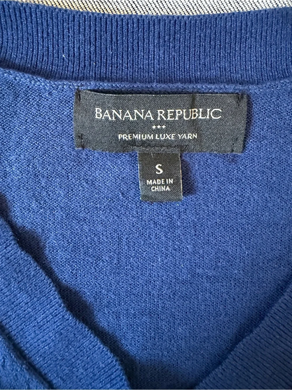 Banana Republic Navy V-Neck Men’s Sweater